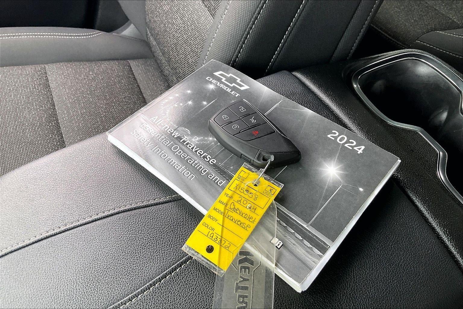 2024 Chevrolet Traverse LT
