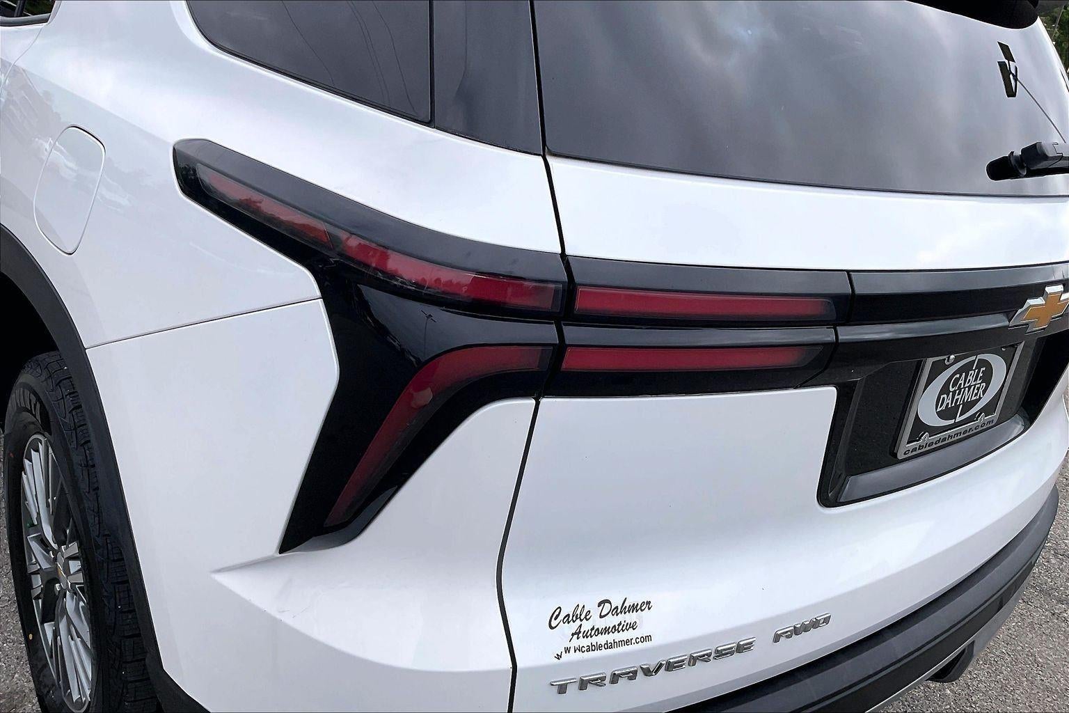 2024 Chevrolet Traverse LT
