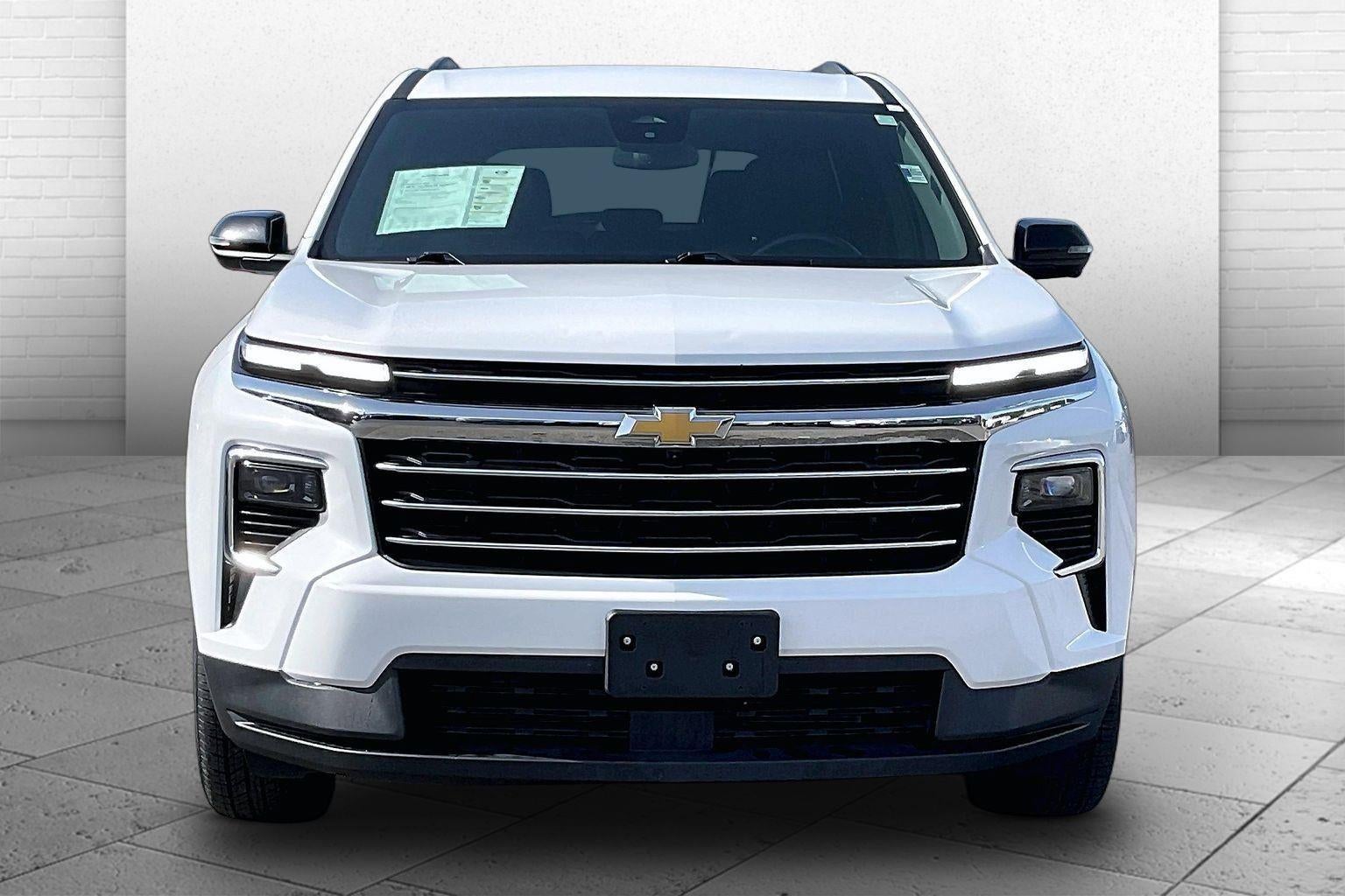 Used 2024 Chevrolet Traverse 2LT with VIN 1GNEVGKS9RJ189423 for sale in Kansas City