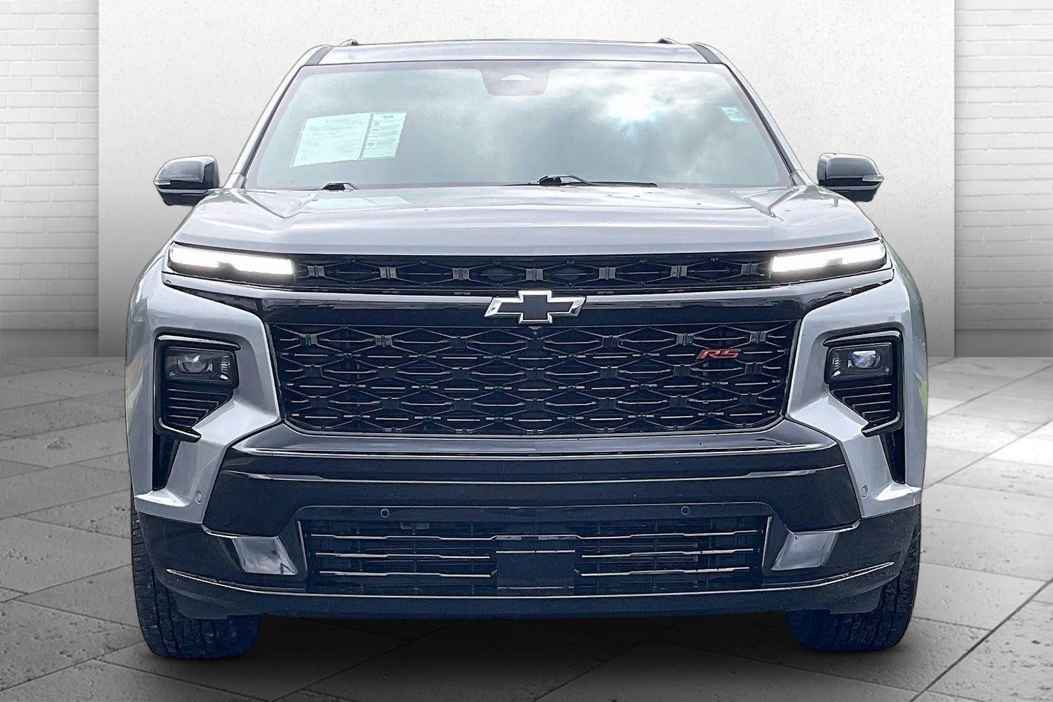 Used 2024 Chevrolet Traverse RS with VIN 1GNEVLKS8RJ176865 for sale in Kansas City