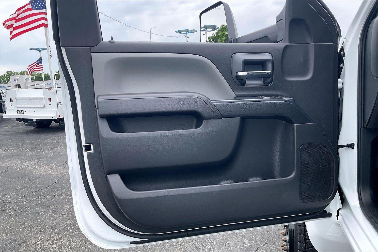 2023 Chevrolet Silverado 5500 HD Work Truck