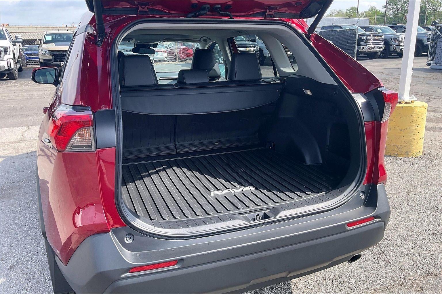 2025 Toyota RAV4 XLE Premium