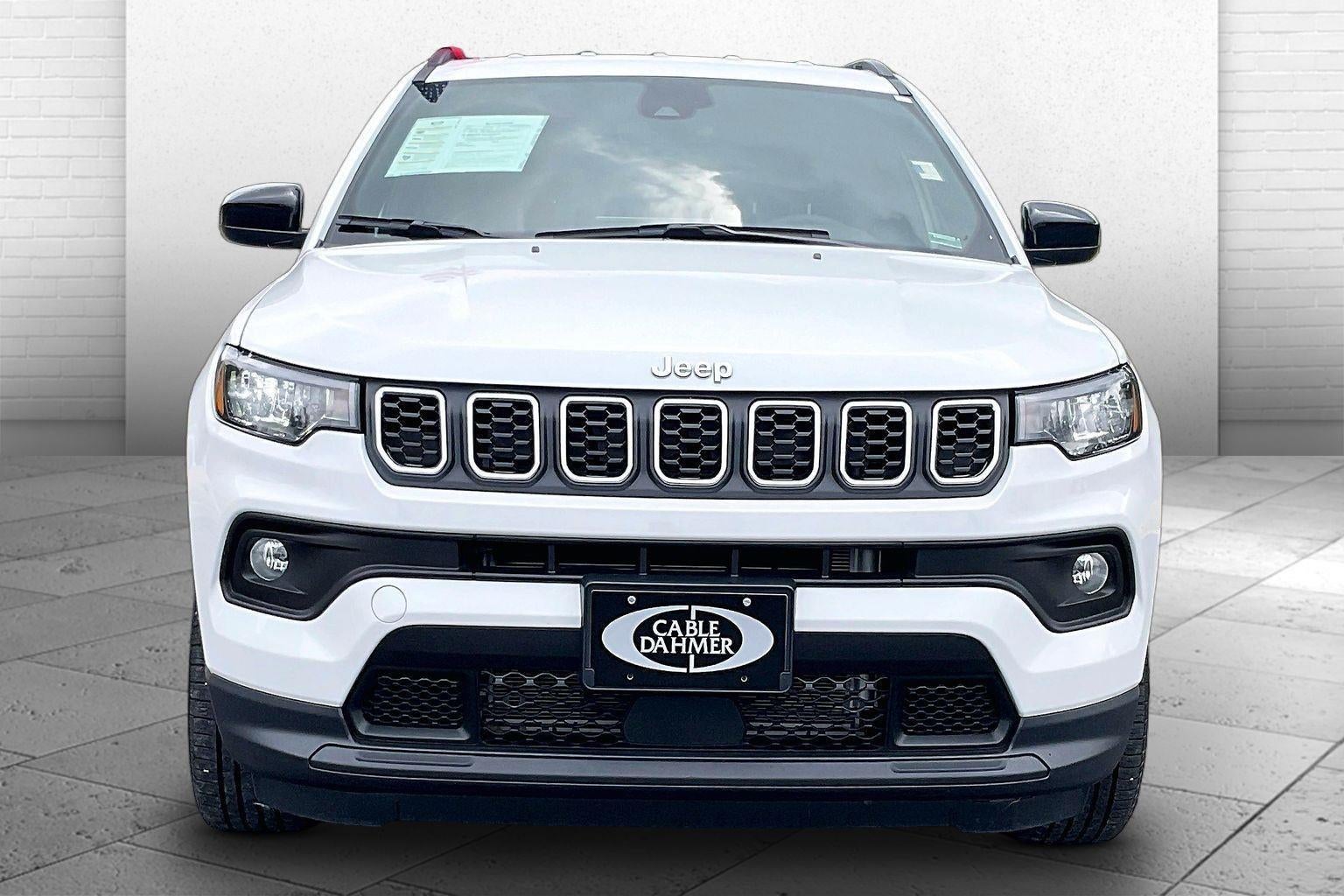 Used 2024 Jeep Compass Latitude Lux with VIN 3C4NJDFN9RT157054 for sale in Kansas City