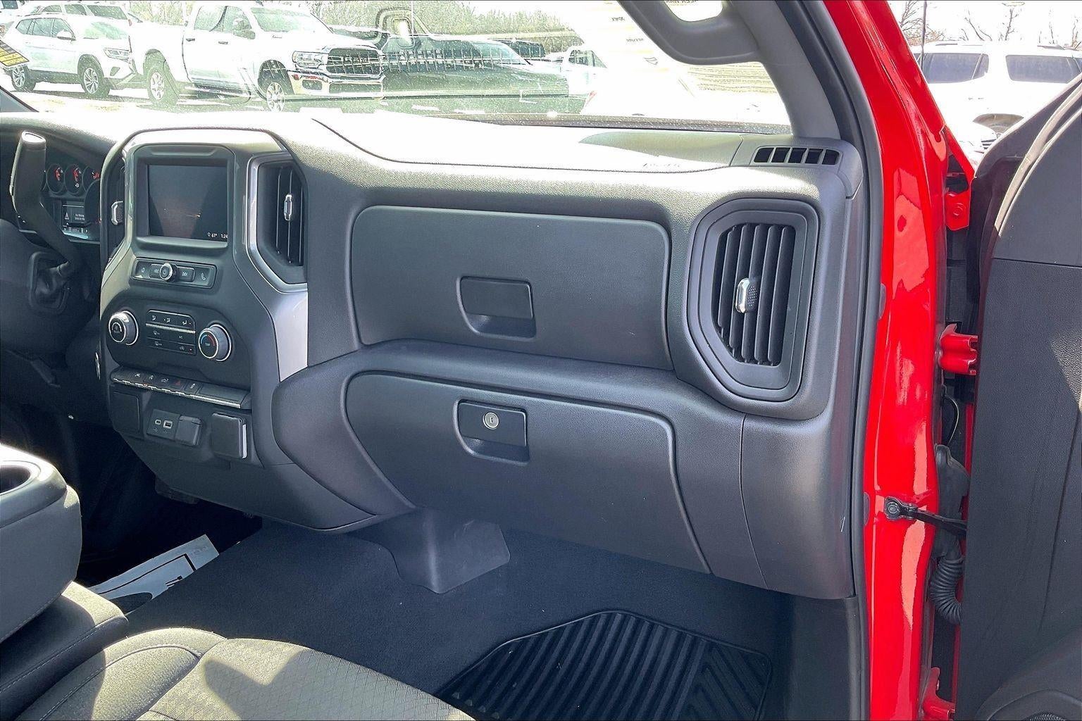 2024 Chevrolet Silverado 1500 Custom