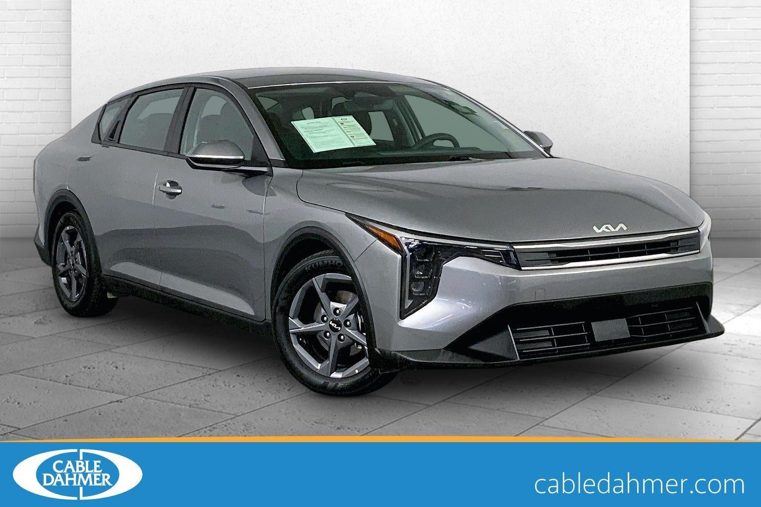 2025 Kia K4 LXS AT's photo