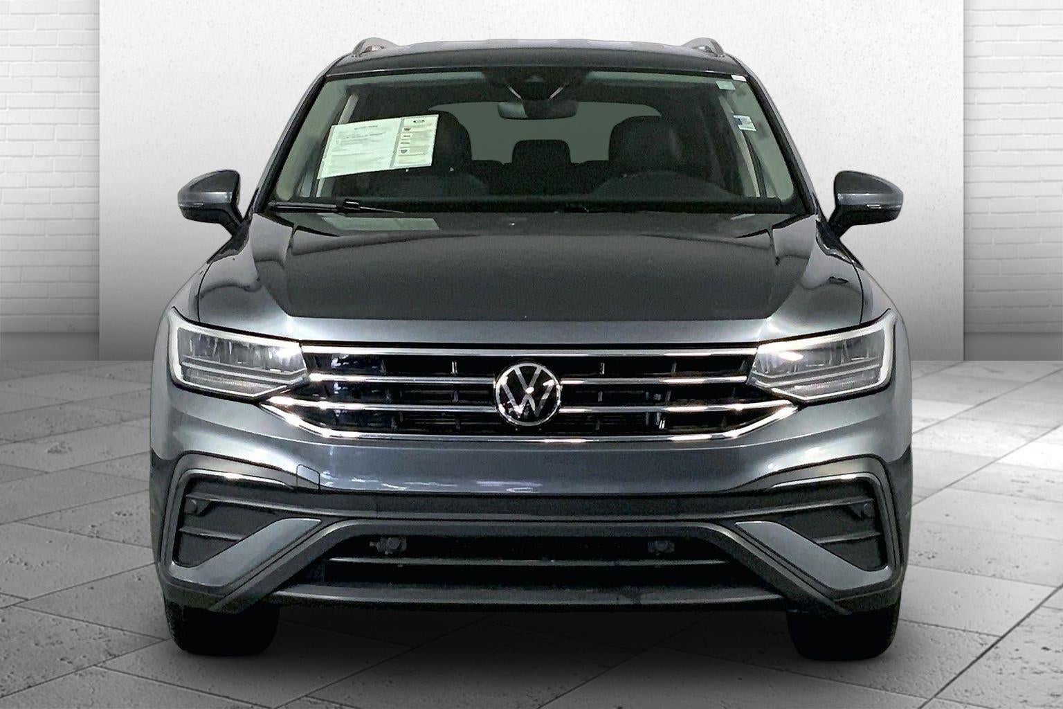 Used 2024 Volkswagen Tiguan SE with VIN 3VV3B7AX2RM043066 for sale in Kansas City