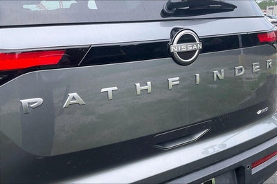 2025 Nissan Pathfinder SV