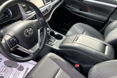 2017 Toyota Highlander LE