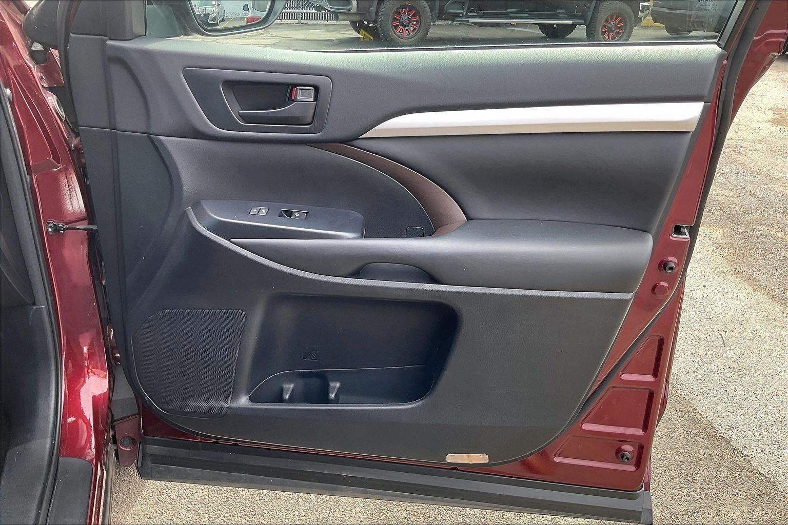 2017 Toyota Highlander LE