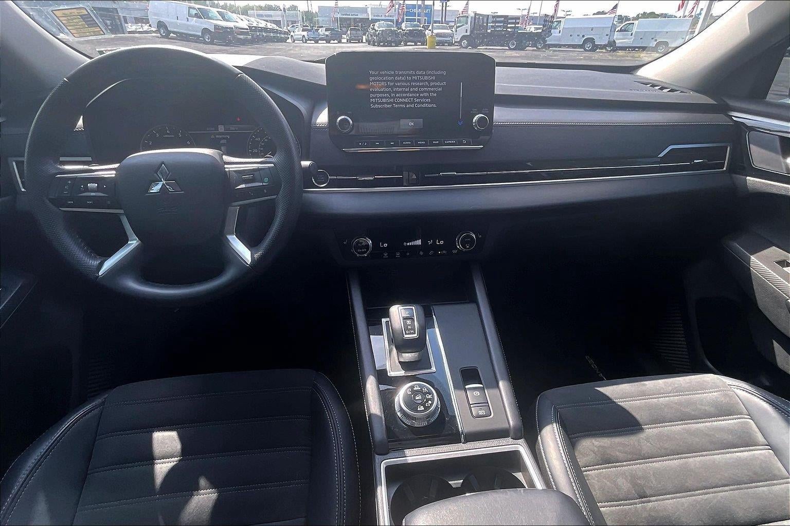 2024 Mitsubishi Outlander SE