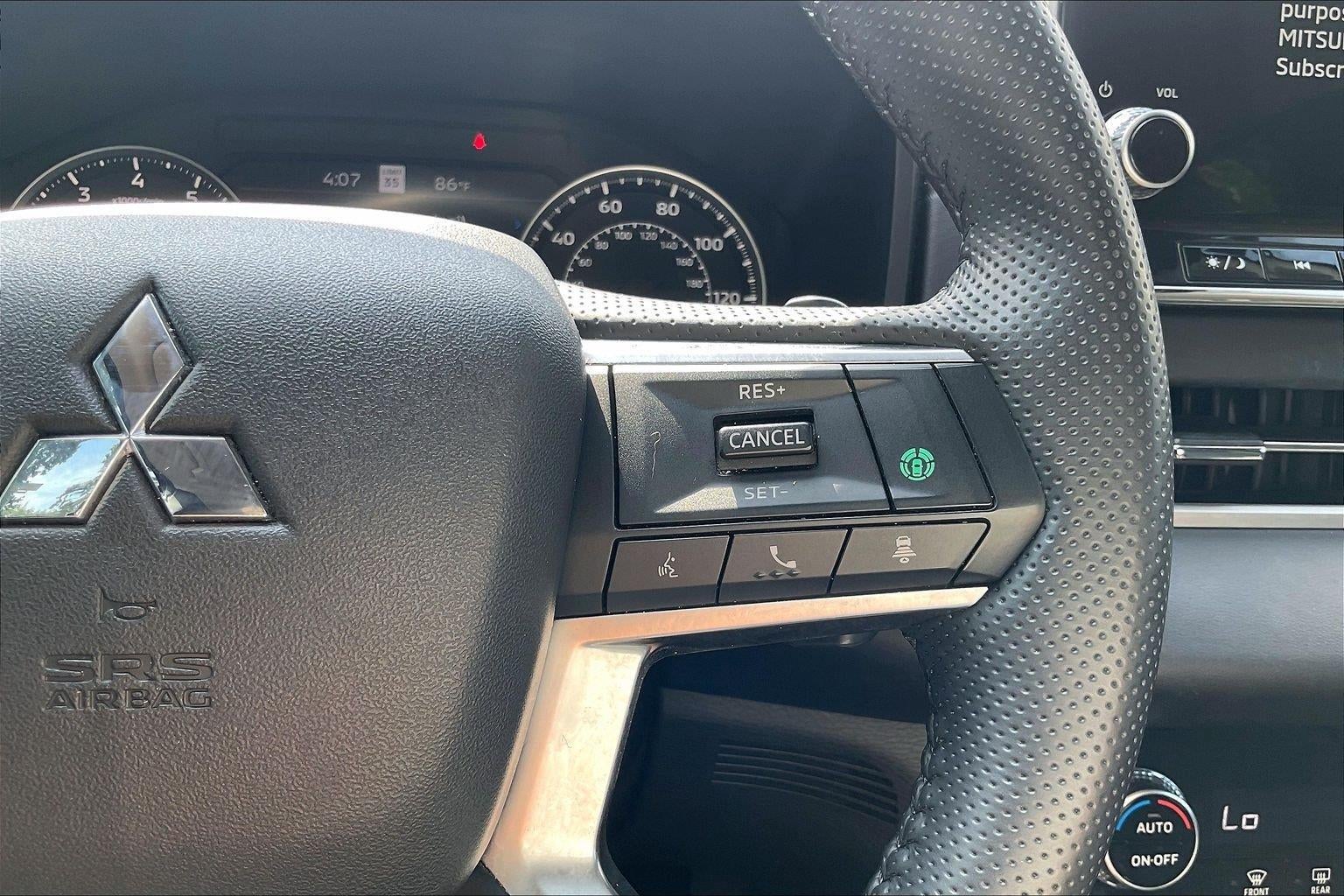 2024 Mitsubishi Outlander SE