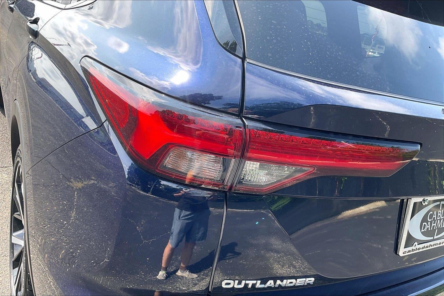 2024 Mitsubishi Outlander SE
