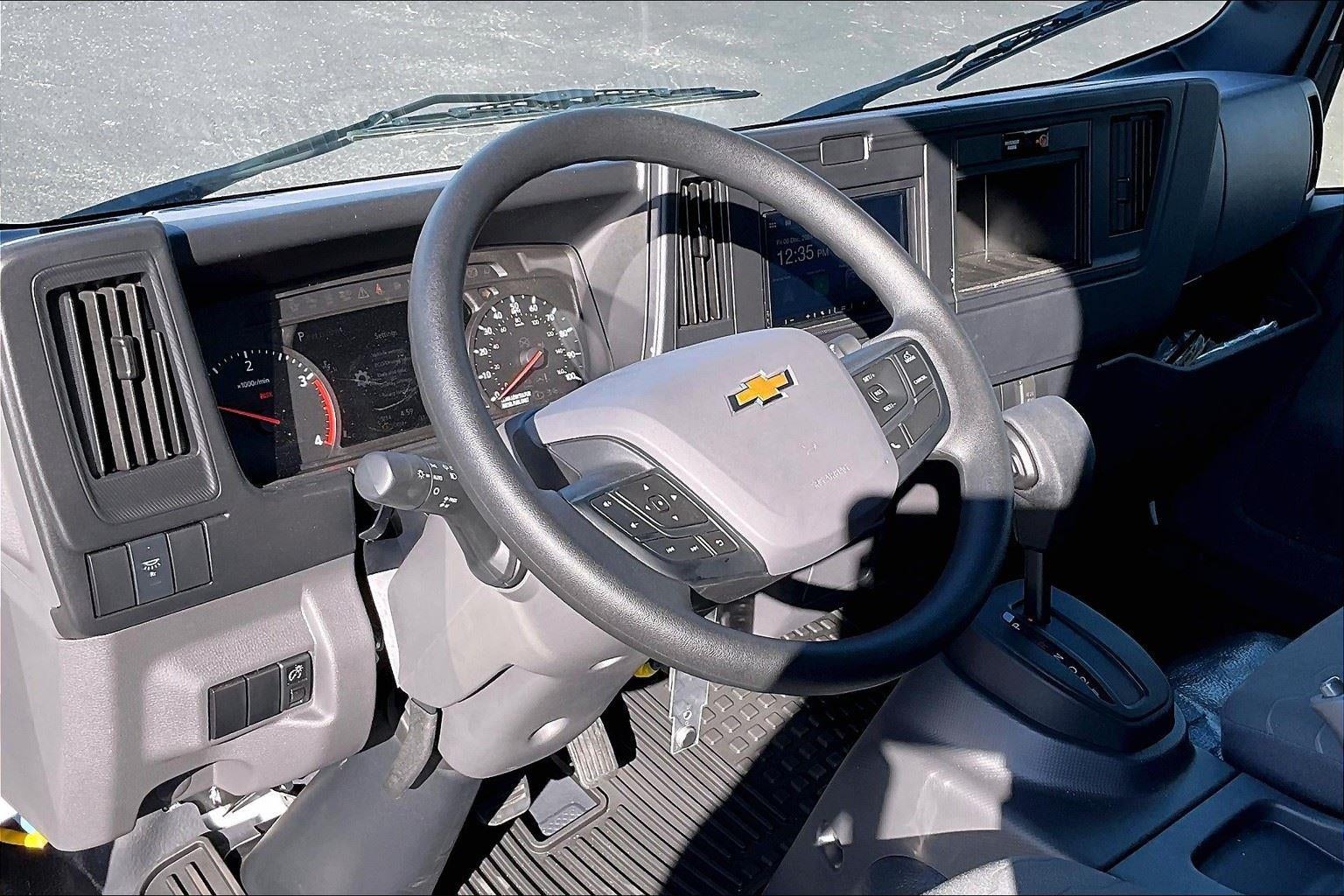 2025 Chevrolet Low Cab Forward 4500 HD Base