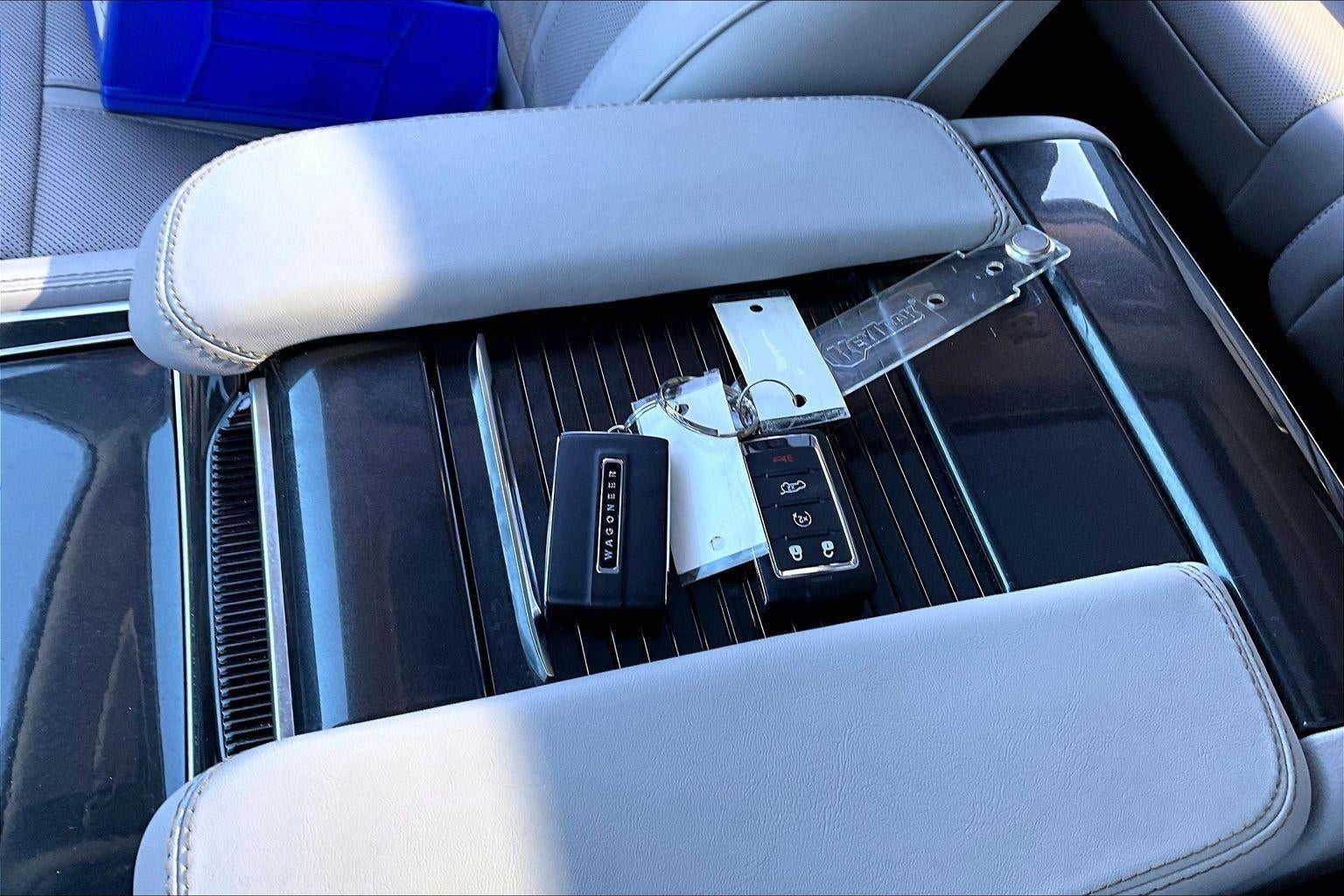 2024 Jeep Wagoneer Base