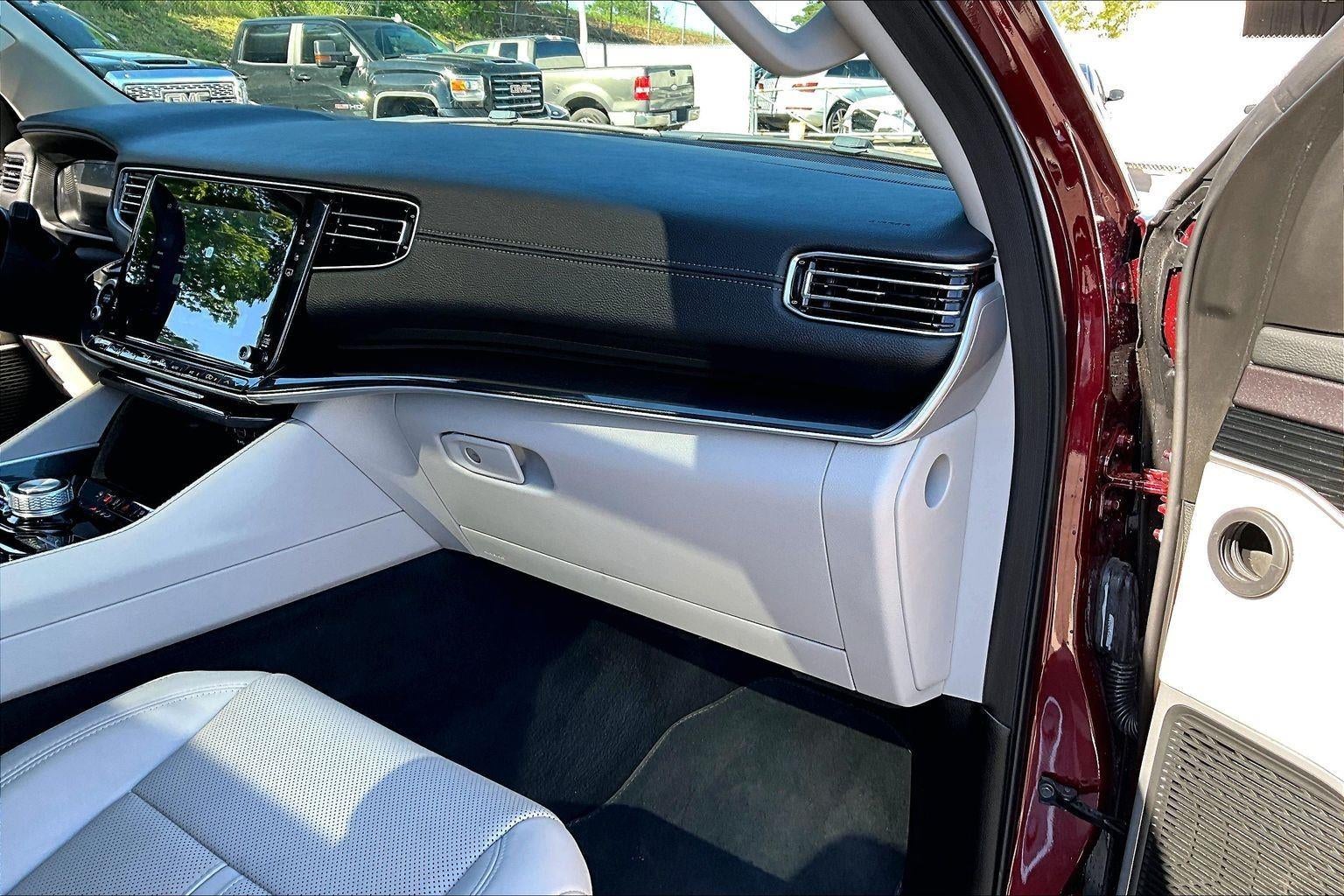 2024 Jeep Wagoneer Base