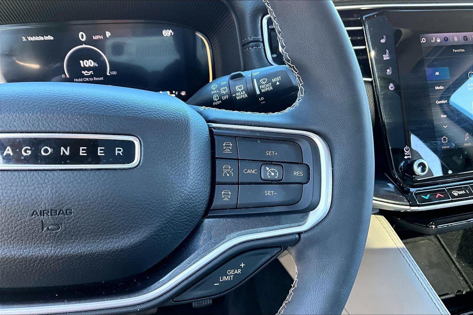 2024 Jeep Wagoneer Base