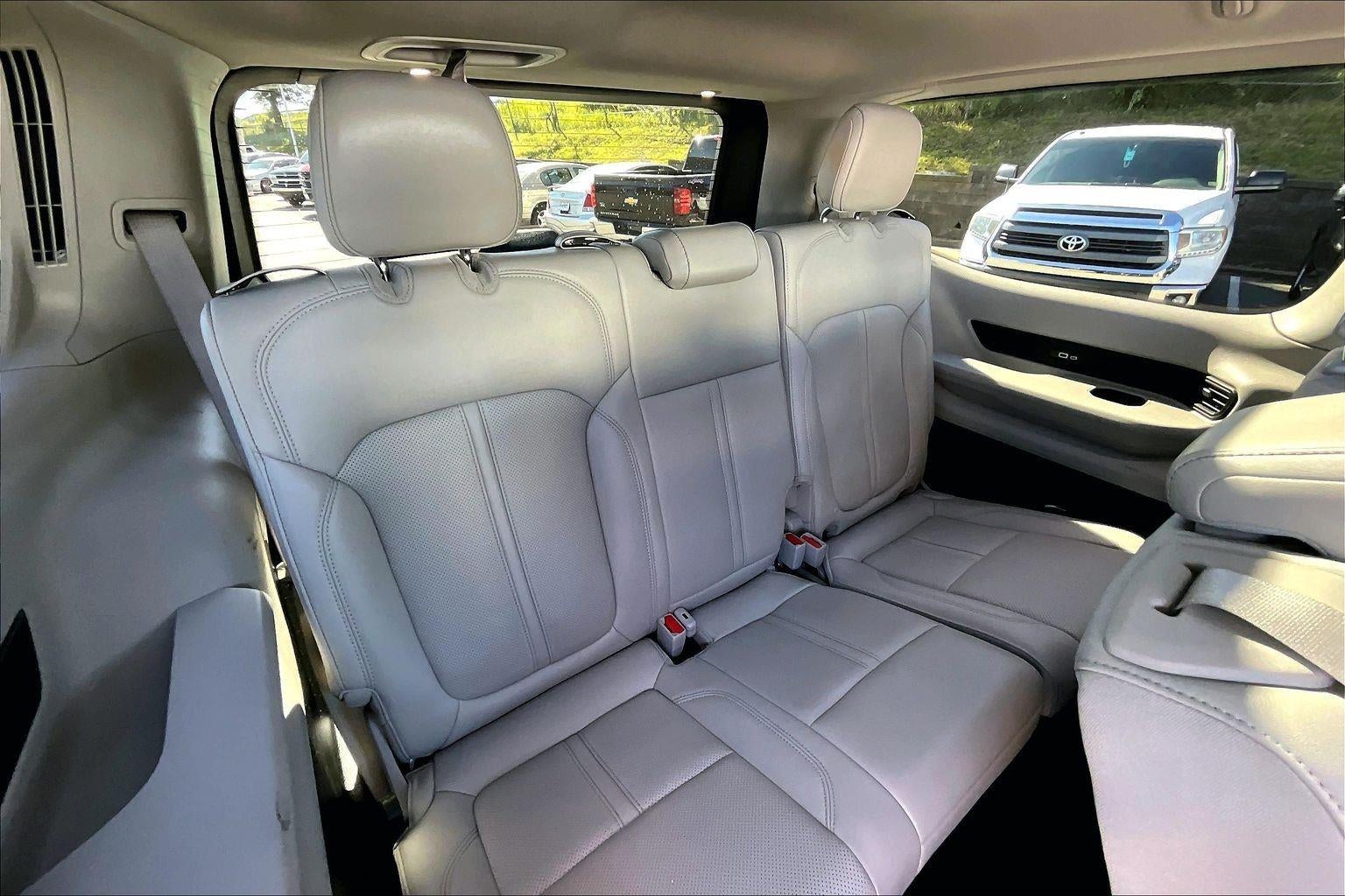 2024 Jeep Wagoneer Base