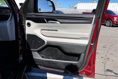 2024 Jeep Wagoneer Base