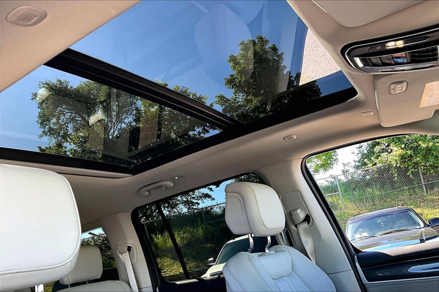 2024 Jeep Wagoneer Base