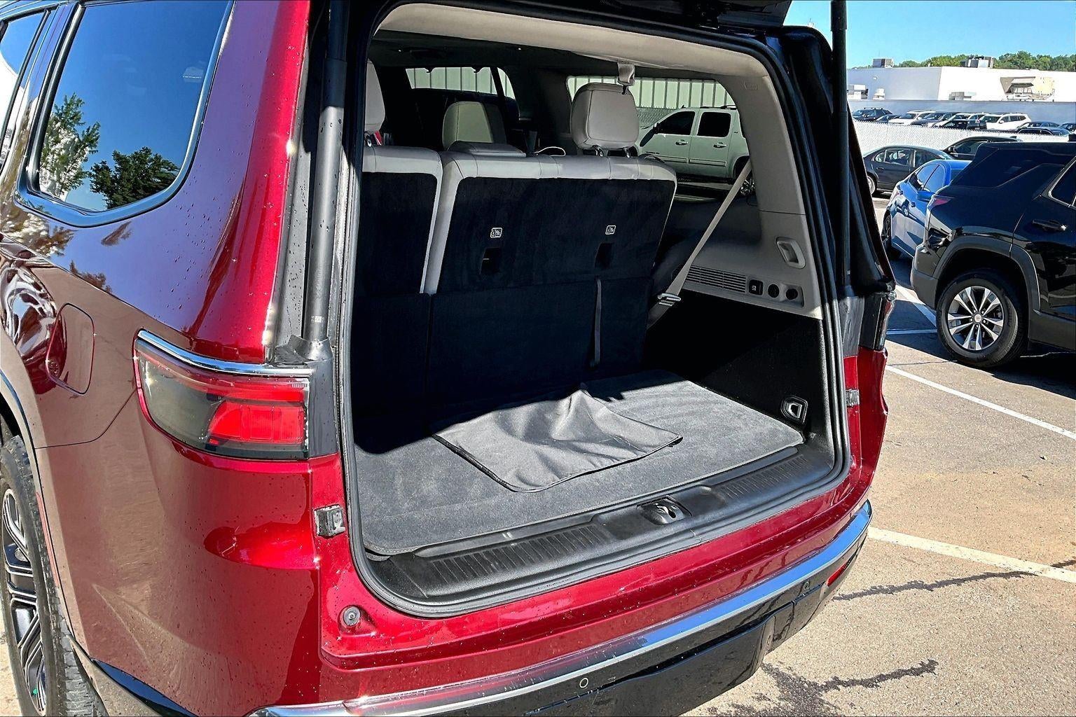 2024 Jeep Wagoneer Base