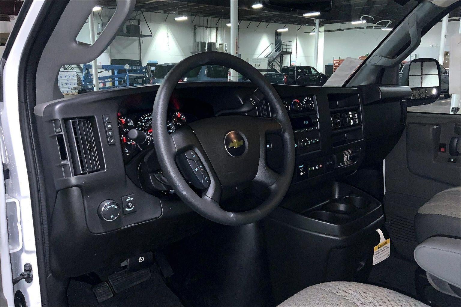 2026 Chevrolet Express Passenger 1LT