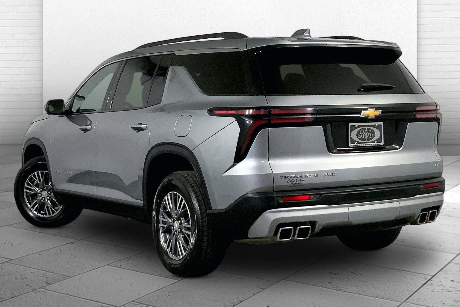 2024 Chevrolet Traverse LT