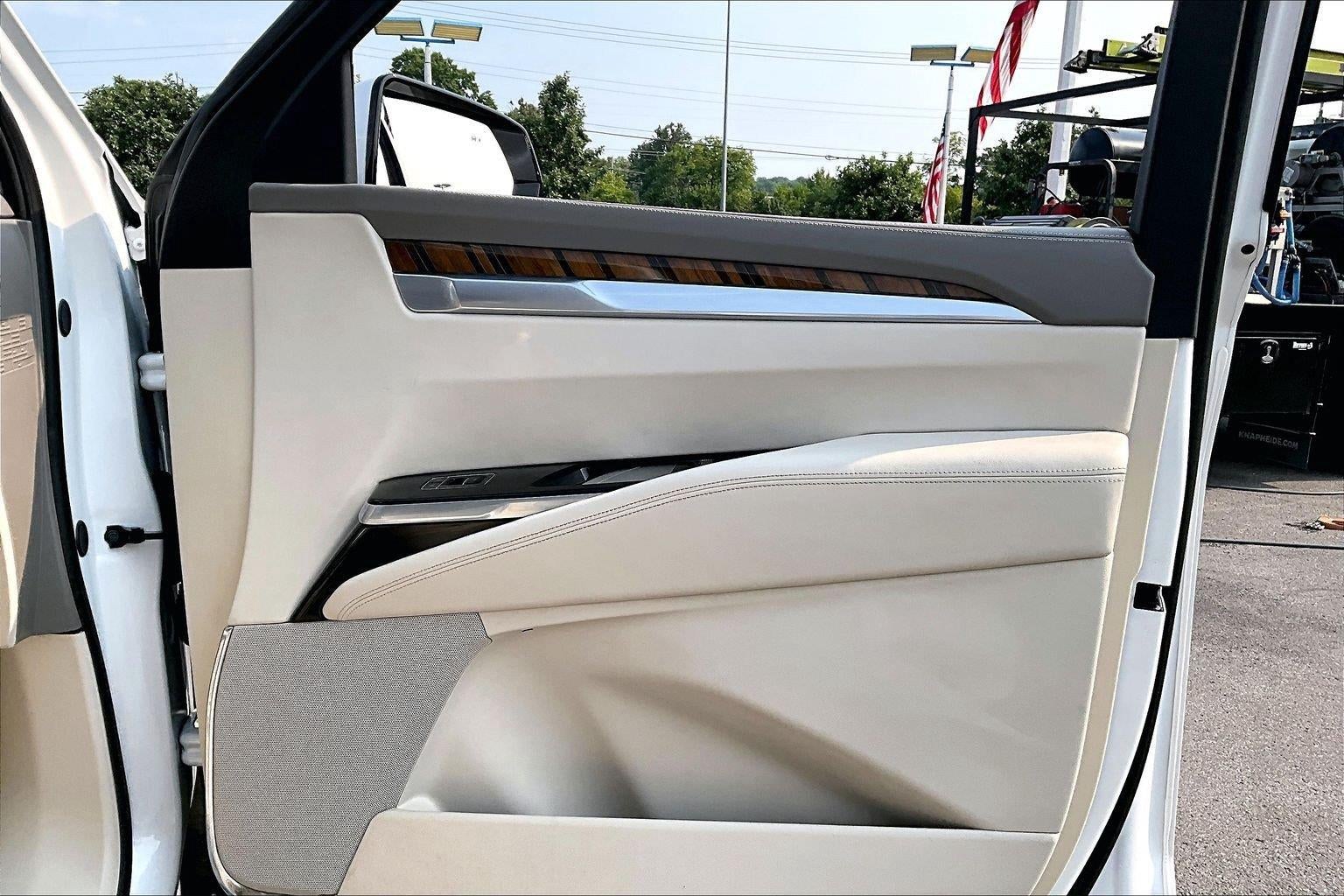 2025 Cadillac Escalade Sport Platinum