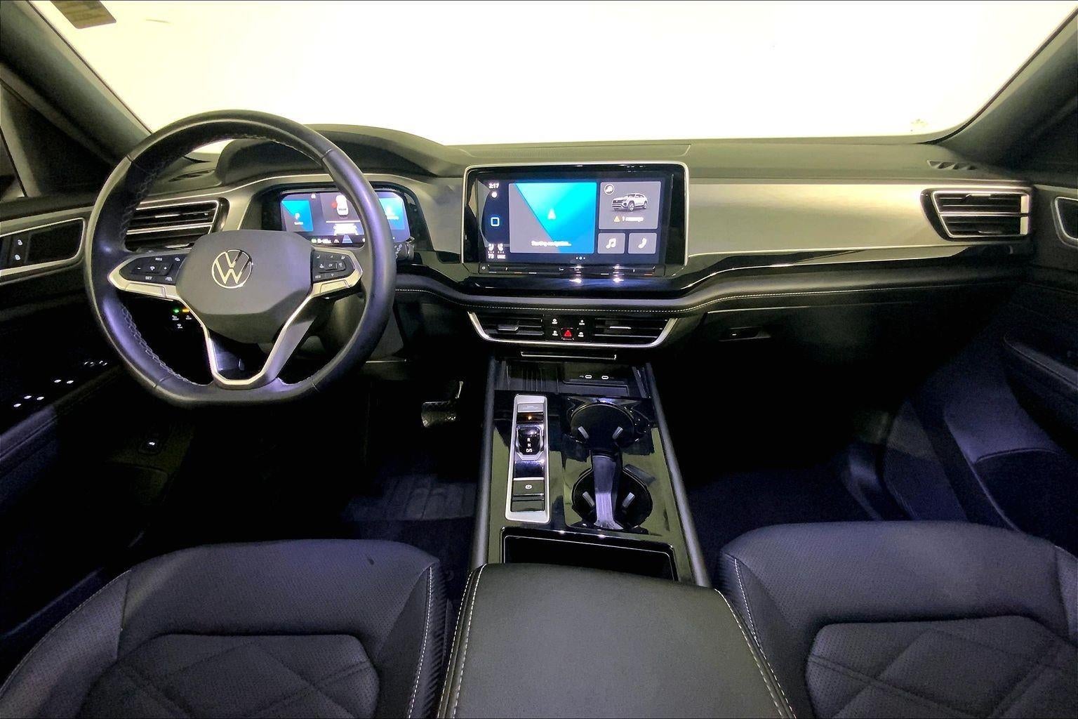 2025 Volkswagen Atlas Cross Sport 2.0T SE w/Technology