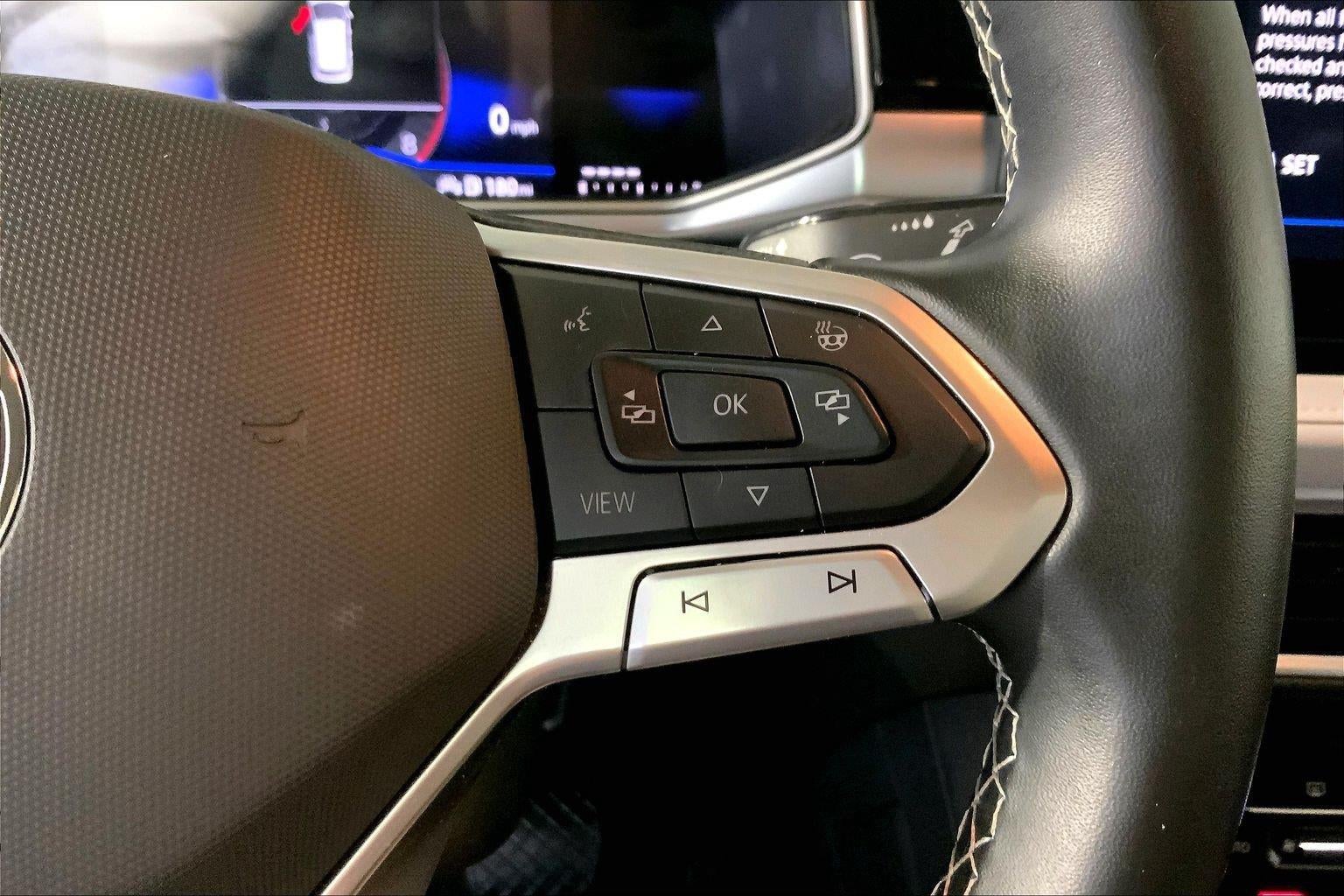 2025 Volkswagen Taos SE