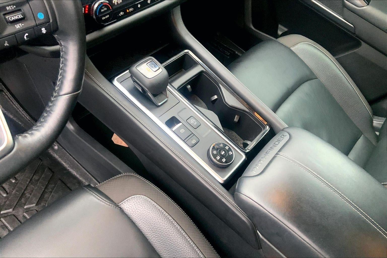 2022 Nissan Pathfinder SL