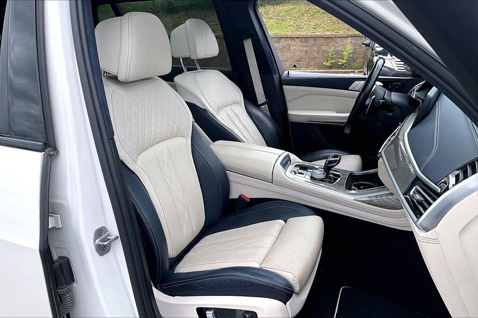 2021 BMW X7 M50i