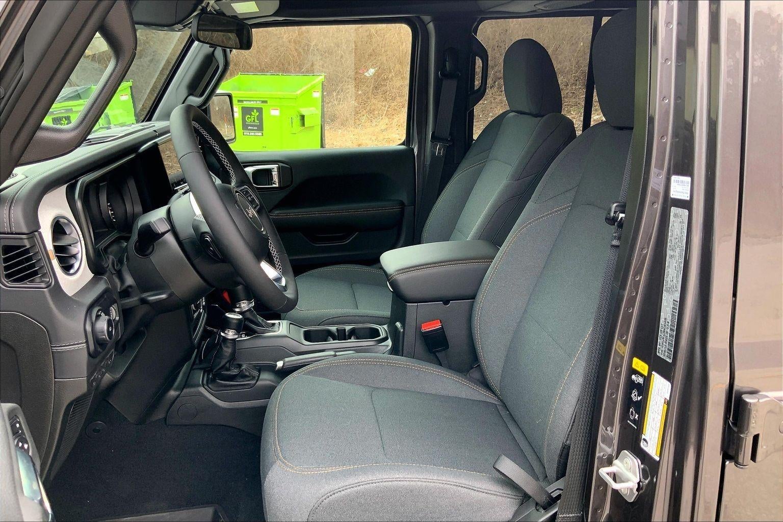 2025 Jeep Wrangler 4-Door Sahara 4x4