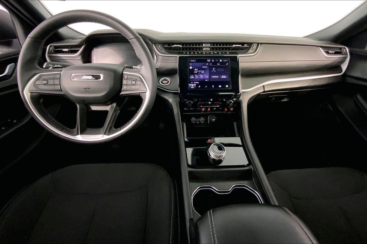 2025 Jeep Grand Cherokee L Laredo 4x4