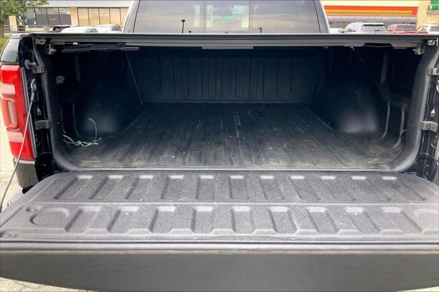 2020 RAM 1500 Laramie Crew Cab 4x4 5'7' Box
