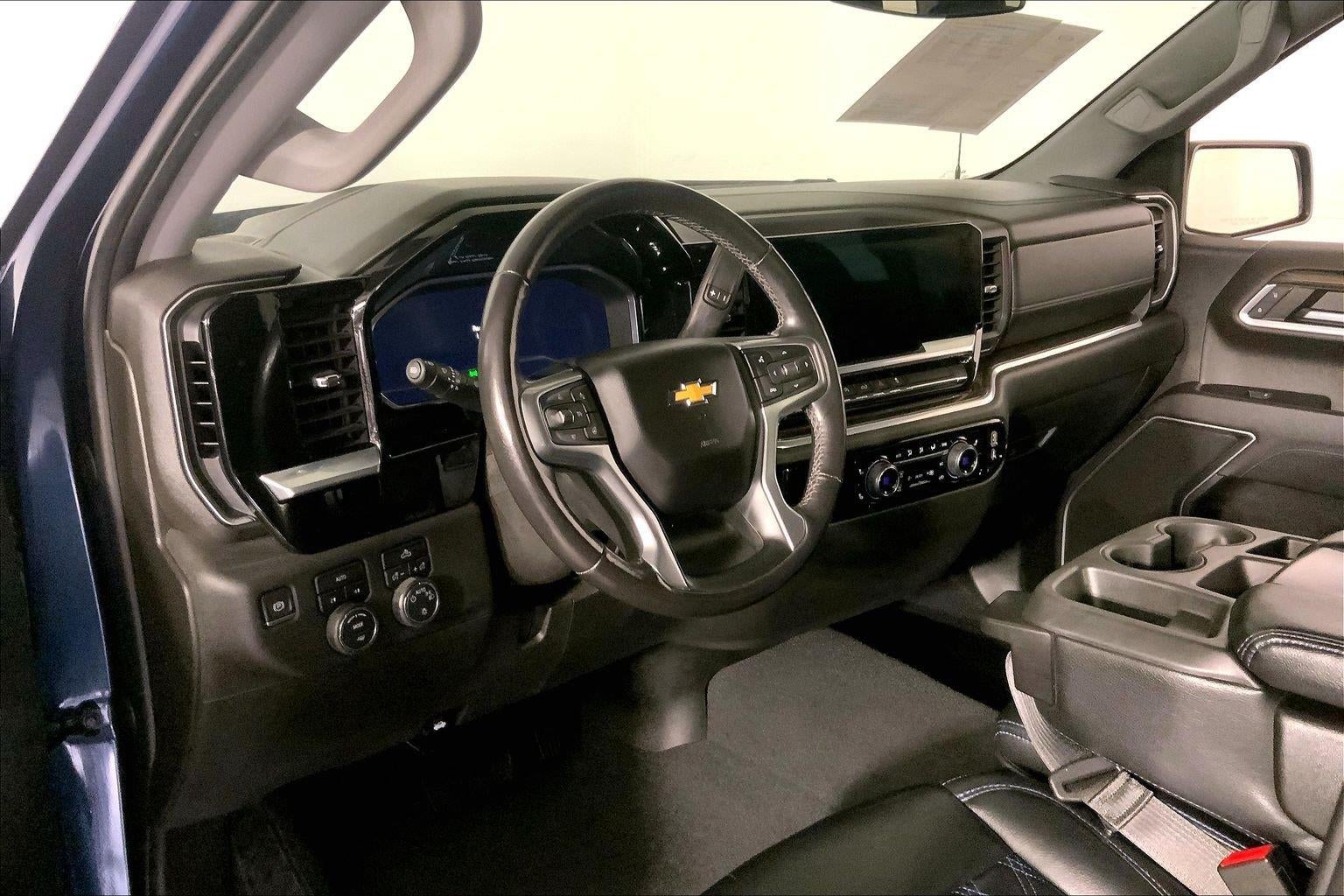2022 Chevrolet Silverado 1500 4WD Crew Cab Short Bed LT with 2FL