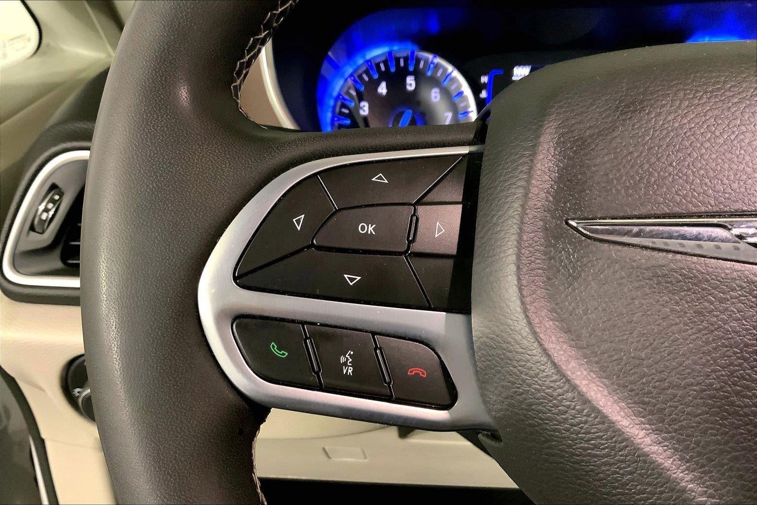 2024 Chrysler Voyager LX