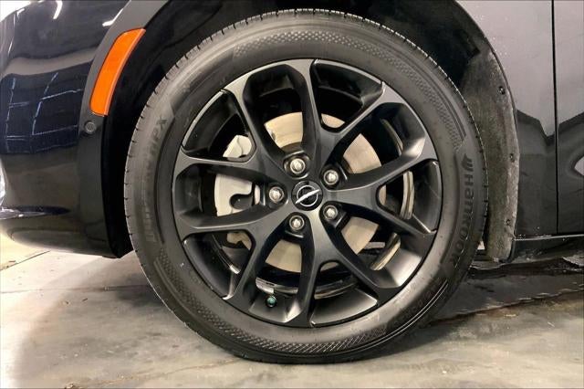 2024 Chrysler Pacifica Limited AWD