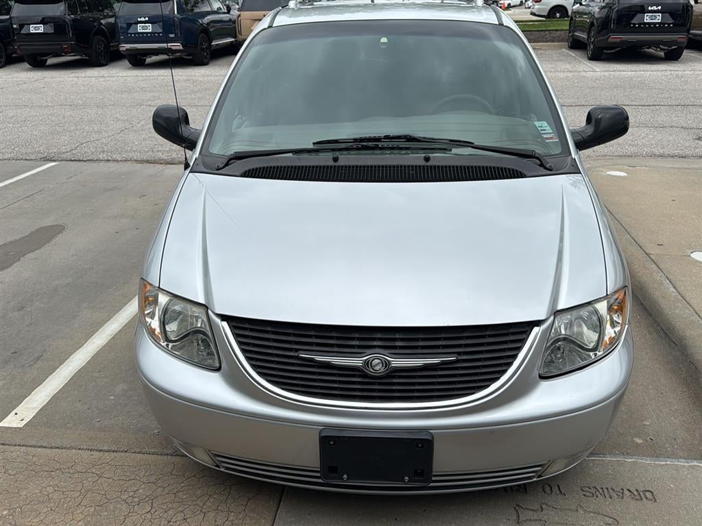 2002 Chrysler Town & Country Limited