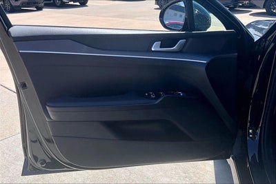 2025 Kia K5 LXS