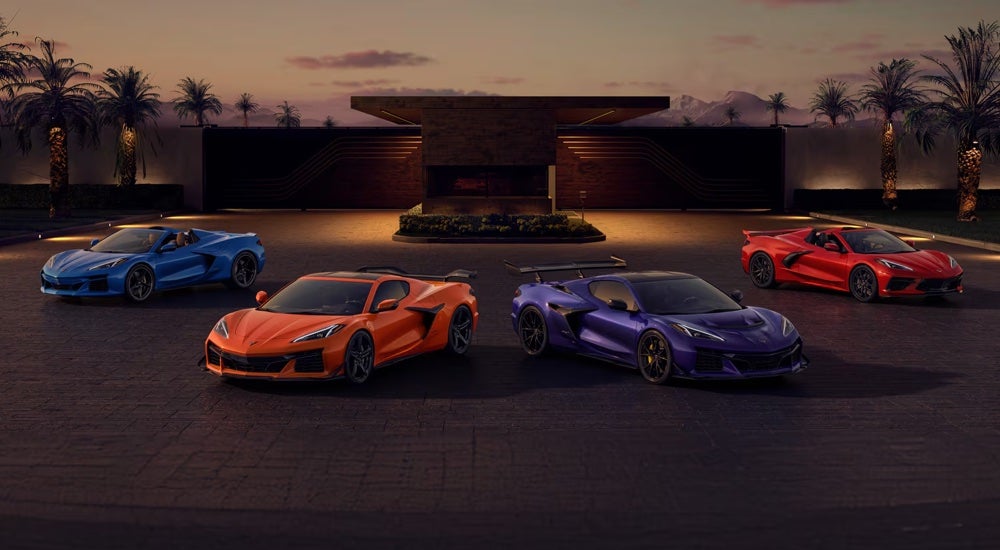 Customer shaking hands with Cable Dahmer Chevrolet of Kansas City employee